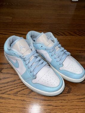 Jordan 1 Low SE “Glacier Blue and Summit White” Women’s Sneakers! 👟